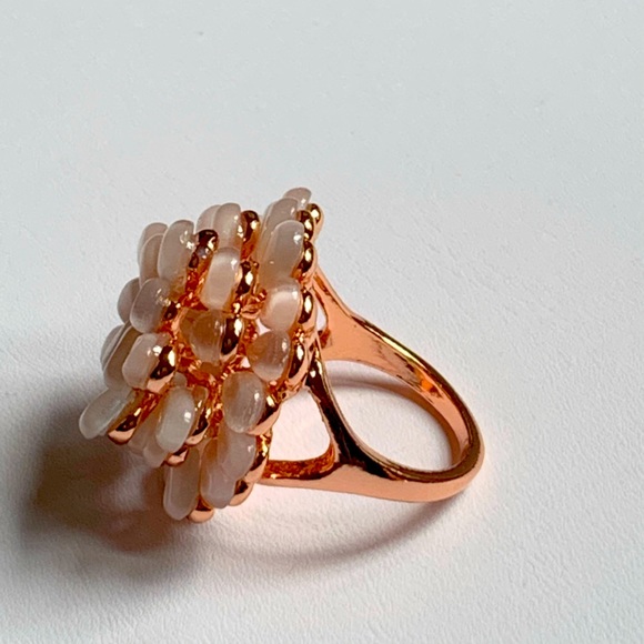 Flower Power Ring Size 7 - Picture 5 of 5